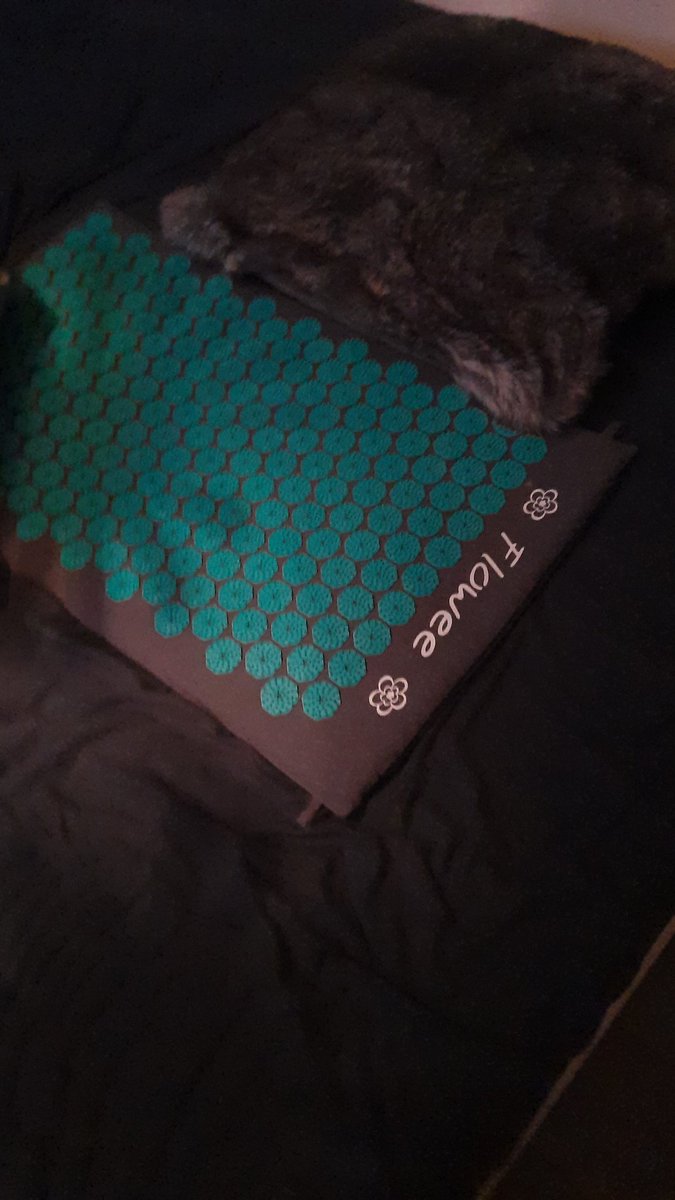 Keetjuh's tweet photo. Even een momentje voor mezelf gepakt #ontspannen #spijkermat #flowee https://t.co/7qtMK3GFQe