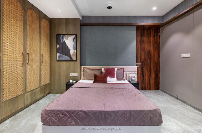 societyindesign's tweet photo. Suvarna Joshi is a talented interior designer who approaches her projects with a strong technical foundation. One of her most appealing projects is the Akira Abode which is a minimal and cozy home with a muted colour scheme and a touch of vibrancy. https://t.co/Cxj0NPq1u3 https://t.co/1J2z587h1n