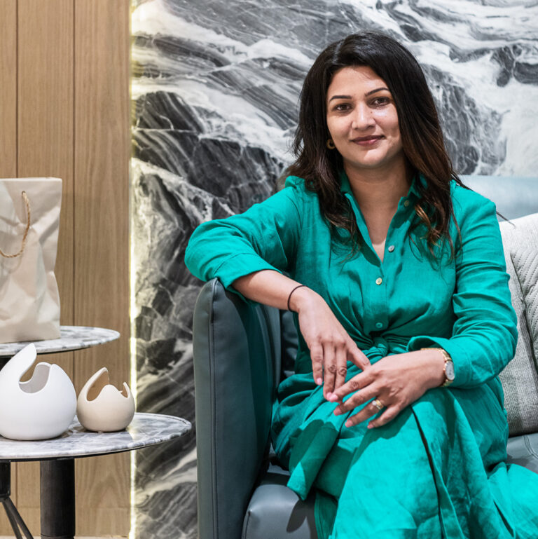societyindesign's tweet photo. Suvarna Joshi is a talented interior designer who approaches her projects with a strong technical foundation. One of her most appealing projects is the Akira Abode which is a minimal and cozy home with a muted colour scheme and a touch of vibrancy. https://t.co/Cxj0NPq1u3 https://t.co/1J2z587h1n