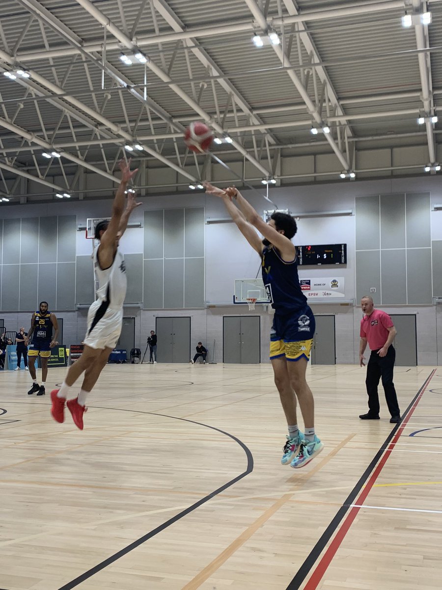 CheshNixNation's tweet photo. FT | Phoenix see of the Hoods 129-80 and progress to the next round where Surrey are waiting! #BritishBasketball #KnowOurName #DefendTheTrophy https://t.co/VQBpSWQ0yc
