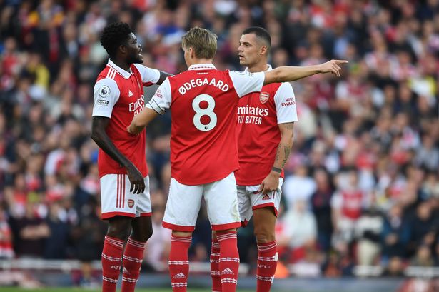 iam_papa_d's tweet photo. Our (un)SUNG heroes
the un is silent #Gunners
#NorthLondonForever #ItsRed https://t.co/ymwIBr580C