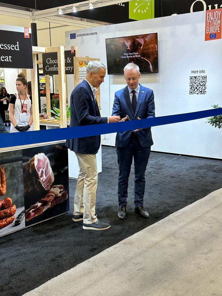 MPC2026CP's tweet photo. Europe’s culinary traditions have generated an amazing diversity of food and drink. I'm thrilled to open today the Winter #FancyFoodShow and the EU's booth! Over the next 3 days, we'll showcase the quality, safety, and sustainability standards that make European food so special. https://t.co/qu0Rcfu9cE
