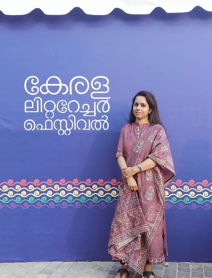 neethu_mohan_'s tweet image. Taking home memories from Kerala Literature Festival, the celebration of #stories from #literary luminaries. 

With @FederalBankLtd, the official #banking partner to @KeralaLitFest

Gratitude to @BalagopalChand1 &amp;amp; Vinitha Mam for their time.

#fanmoment meeting @UnamPillai

#KLF