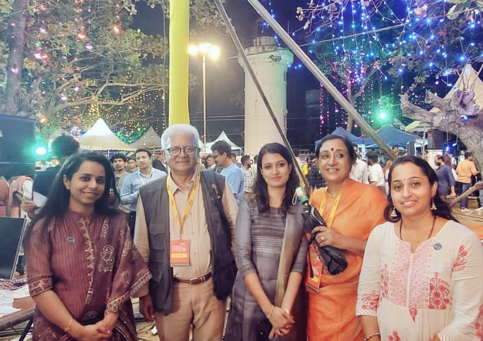 neethu_mohan_'s tweet image. Taking home memories from Kerala Literature Festival, the celebration of #stories from #literary luminaries. 

With @FederalBankLtd, the official #banking partner to @KeralaLitFest

Gratitude to @BalagopalChand1 &amp;amp; Vinitha Mam for their time.

#fanmoment meeting @UnamPillai

#KLF