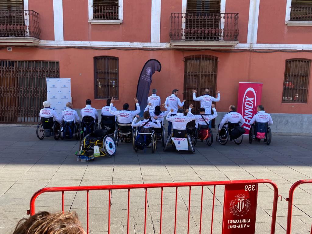 FutbolistasVCF's tweet photo. Además del equipo de la escuela de @futbolistasvcf participaron el @Vilasport el equipo de la Fundación del Atlético de Madrid y el equipo de la @UPV. ⚪⚫ 🦇 #escuelafutbolistasvcf #lorgulldunescut #naibcs #parquetsturia #tfsenergia #futbolensilla #afae #aball #deporteinclusivo https://t.co/J8m6xxV4b8