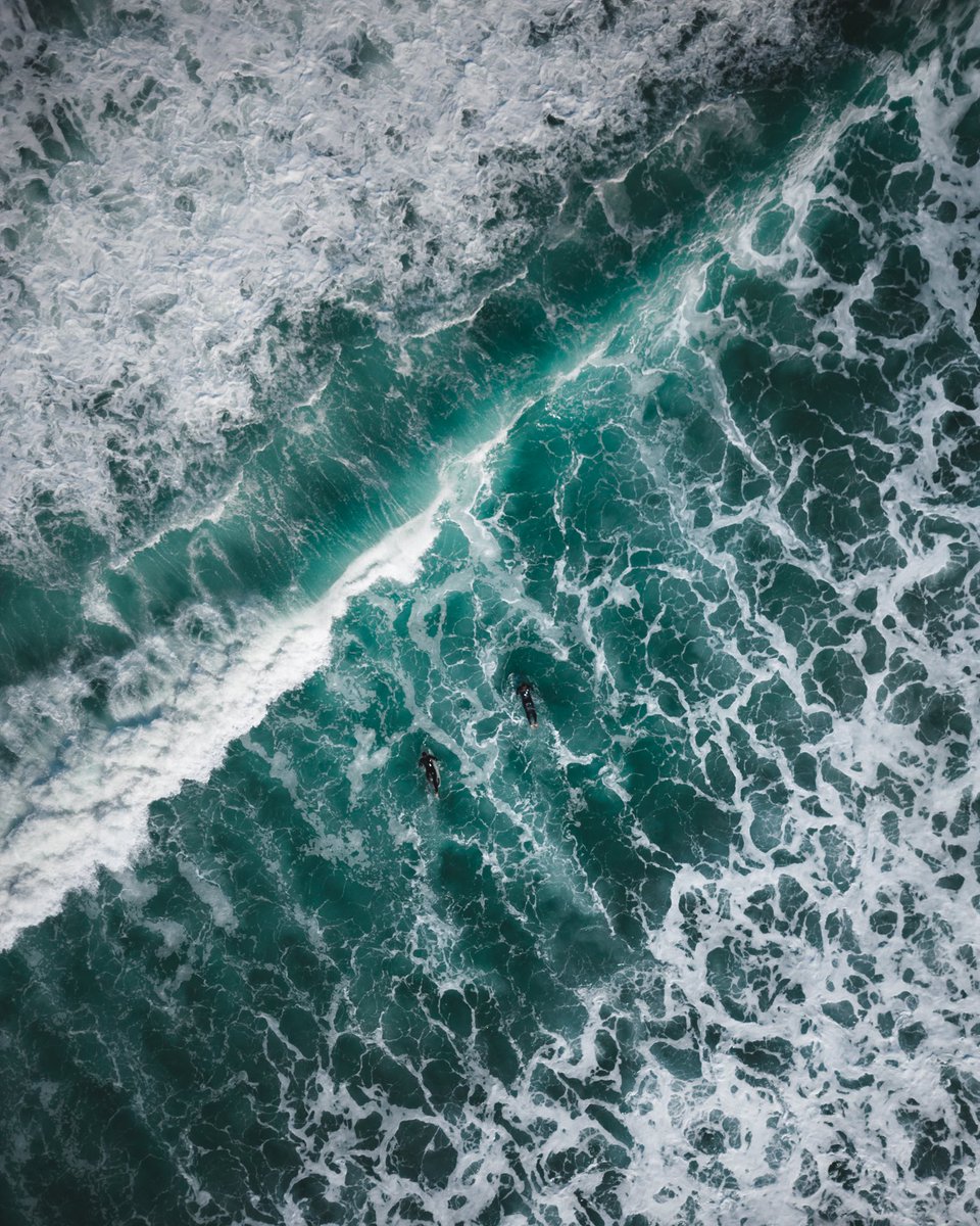 ericreinheart's tweet photo. it’s funny how the ocean scares me to the bone, but at the same time amazes me just as much. 🌊 https://t.co/LDHeIYoU4H