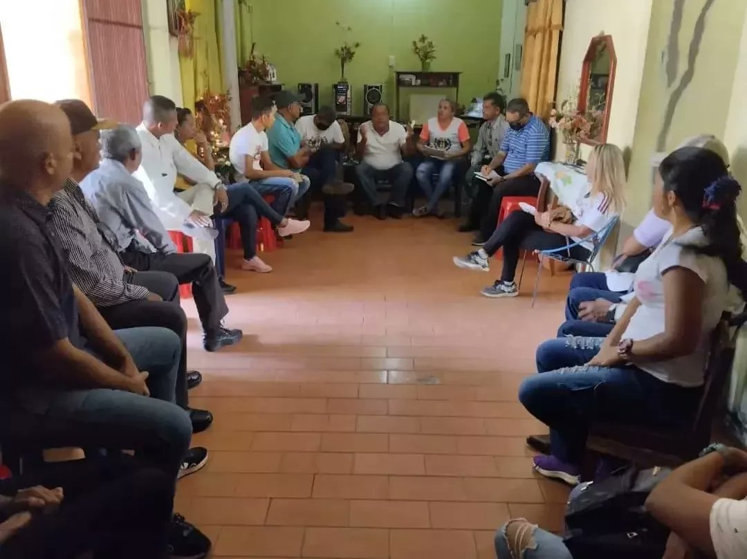Cem_Torres_of's tweet photo. #14Ene | Primera Reunión del año #2023 CEM #Torres programando próximas actividades políticas y sociales, este año venimos con Todo y seguir trabajando con disciplina, constancia y organización, nos acompañó nuestro Sec Org Seccional #Lara @Benjamin_AdanAD 

¡Valor y Pa' lante! https://t.co/60uWezBltG