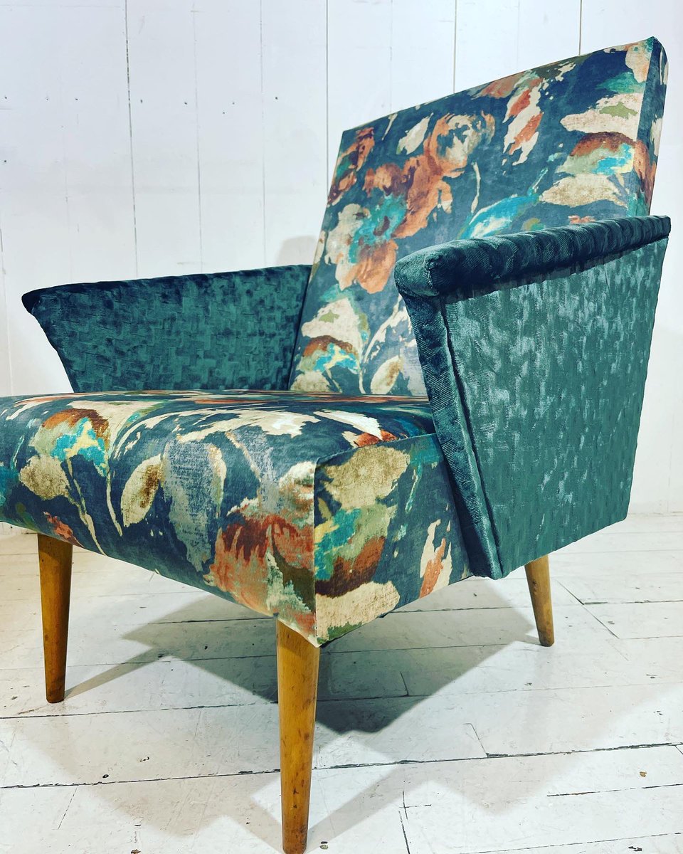 Be bold! Fabulous mid century lounge chair. Emerald velvet and floral silk fabric. Available on our website. #therarechaircompany #bebold #januarysales #floralprint #emeraldvelvet