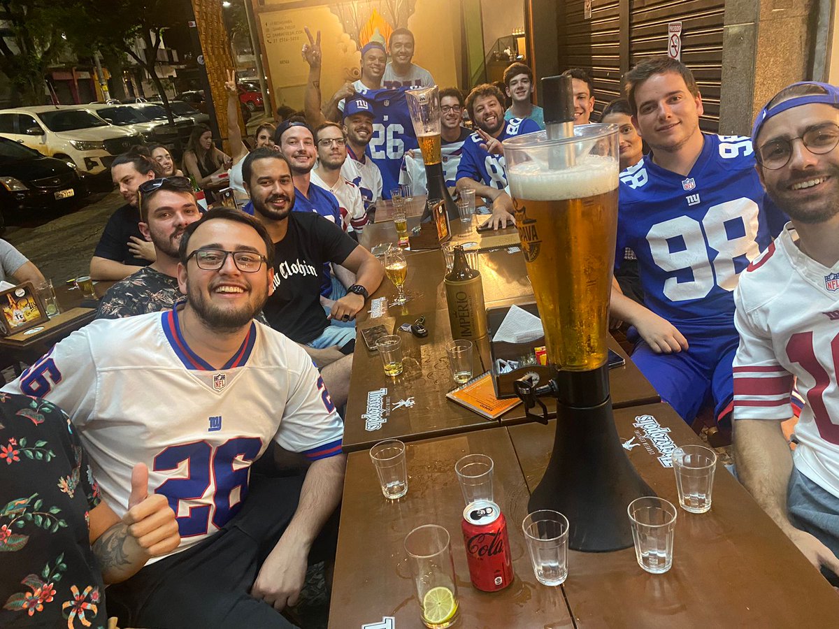 giantsbrasil's tweet photo. Nossos torcedores lindos e maravilhosos, todos filhos do Barkley, se reuniram em BH para assistir o Giants

BH, hoje, é GIANTS

#NFLnaESPN https://t.co/mHqErAO8ae