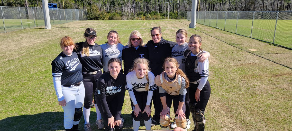 kayden_riddle's tweet photo. Great @SoCalAsOrg camp this weekend! It was great the see all the girl make it out there and work our butts off. Thank you @CoachOAllZones @BSherSB @CoachHodo and coach Boyyd for all of your help and instruction this weekend. Can’t wait to be back in June! #SoCalAs #Softball https://t.co/cSLZcbS37l