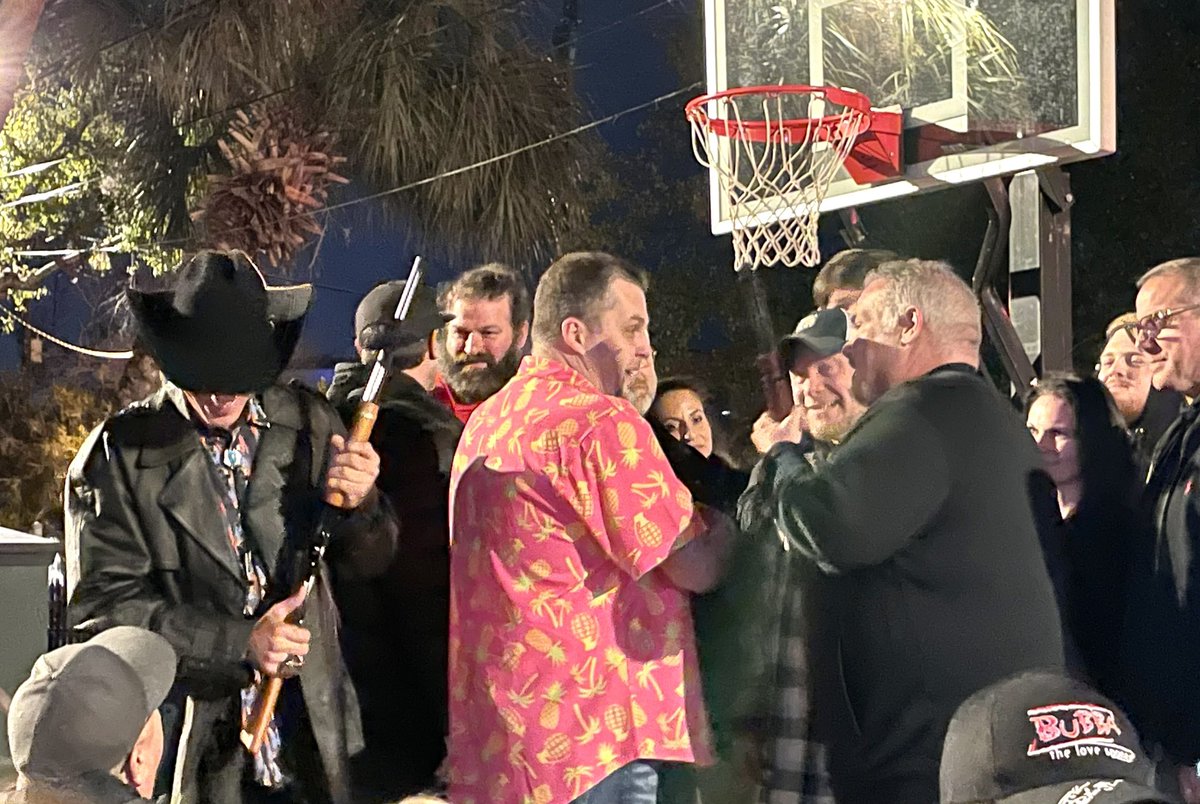 When one legend gives another legend something special.
#BARP #BubbaArmy 

<a href="/NickTheGunGuy/">NickTheGunGuy</a> @DrDanDiacoEsq <a href="/lummoxbtls/">lummox</a> <a href="/BabyfaceLaw/">Brian "The Babyface" Motroni</a> <a href="/BlitzK/">BlitzK</a> <a href="/AnnaHummelRadio/">Anna Hummel</a> <a href="/Heatherwiz/">Heatherwiz</a> <a href="/Scoutlamb/">Scout and Big Gulp</a> @Holtsgirl_70 <a href="/darkmatchsteve/">Darkmatchsteve</a> <a href="/KevinHayslettFL/">Kevin Hayslett</a>