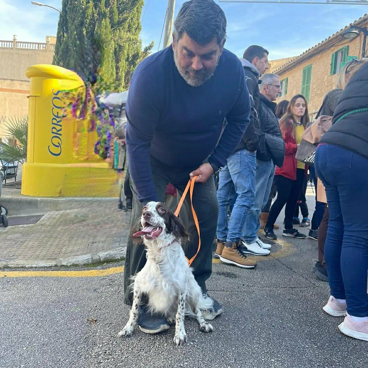voxmarratxi's tweet photo. 📌 Vox Marratxí ha asistido a las tradicionales «Beneïdes» 🐕🐈 de Pórtol.

☀️ Ambiente festivo bien amenizado por un fogueró 🔥 popular, demonios, ball de bot e incluso un dj 🎧. https://t.co/Si6J229B8Y