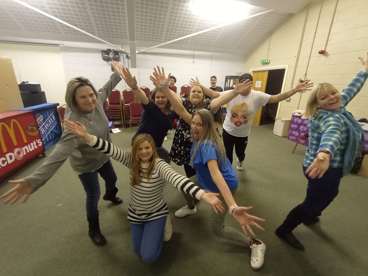 DukeriesW's tweet photo. A sneak peak from our rehearsals this week. 
 Have you got your tickets yet?
Come along for a fun night out…
The Wedding Singer - the Musical Comedy
1st - 4th March @TheAcornTheatre 
Tickets available at https://t.co/6kkUaWjrVD

#worksop #innorthnotts #Bassetlaw #amdram https://t.co/NRzEQS2nH4