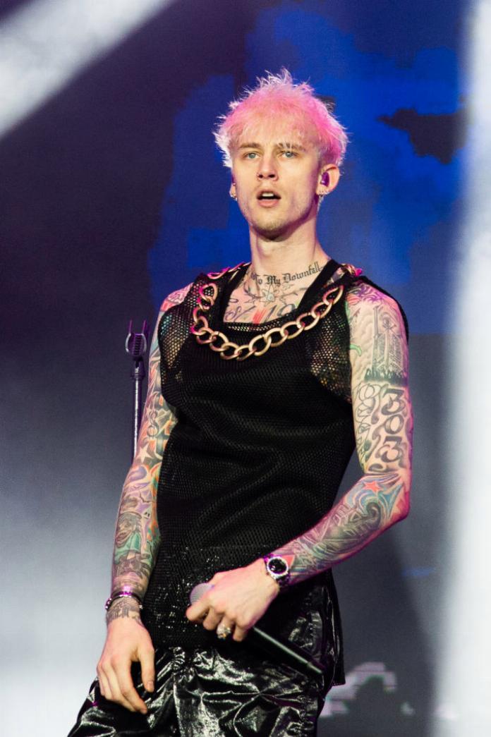 tellusall's tweet photo. I'm voting for @machinegunkelly Life in Pink for #FavoriteDocumentary #iHeartAwards
18/50 https://t.co/Dffr9Aqe0j