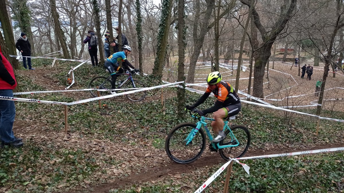 reprocesszor's tweet photo. Elég jó volt a #cyclocross OB! És nem is kellett messzire menni érte :) #bringa https://t.co/b1GUGyCp6X