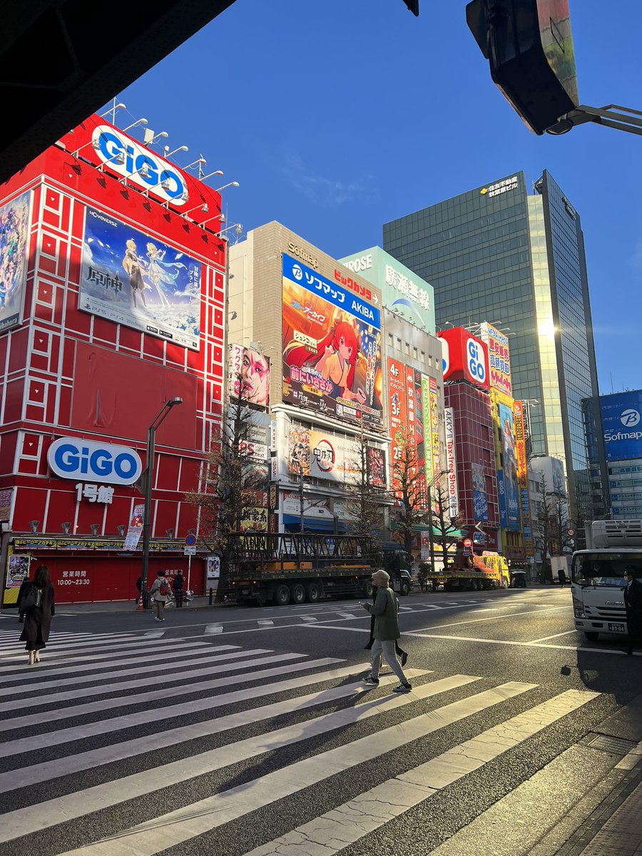 DereTun7's tweet photo. 秋葉原って凄くない？街全体がテーマパークみたい！
世界見渡してもこれだけカルチャーを発信してる街ってある？？

#独立 #起業 #社長 #日本酒 #経営者 #日本酒 #居酒屋 #飲食店 #フォロー #居酒屋 #人材募集 #新宿池袋求人募集中  #新宿池袋で働ける人 #秋葉原 #アニメ #サブカルチャー #カルチャー https://t.co/RCzO0oxdIZ