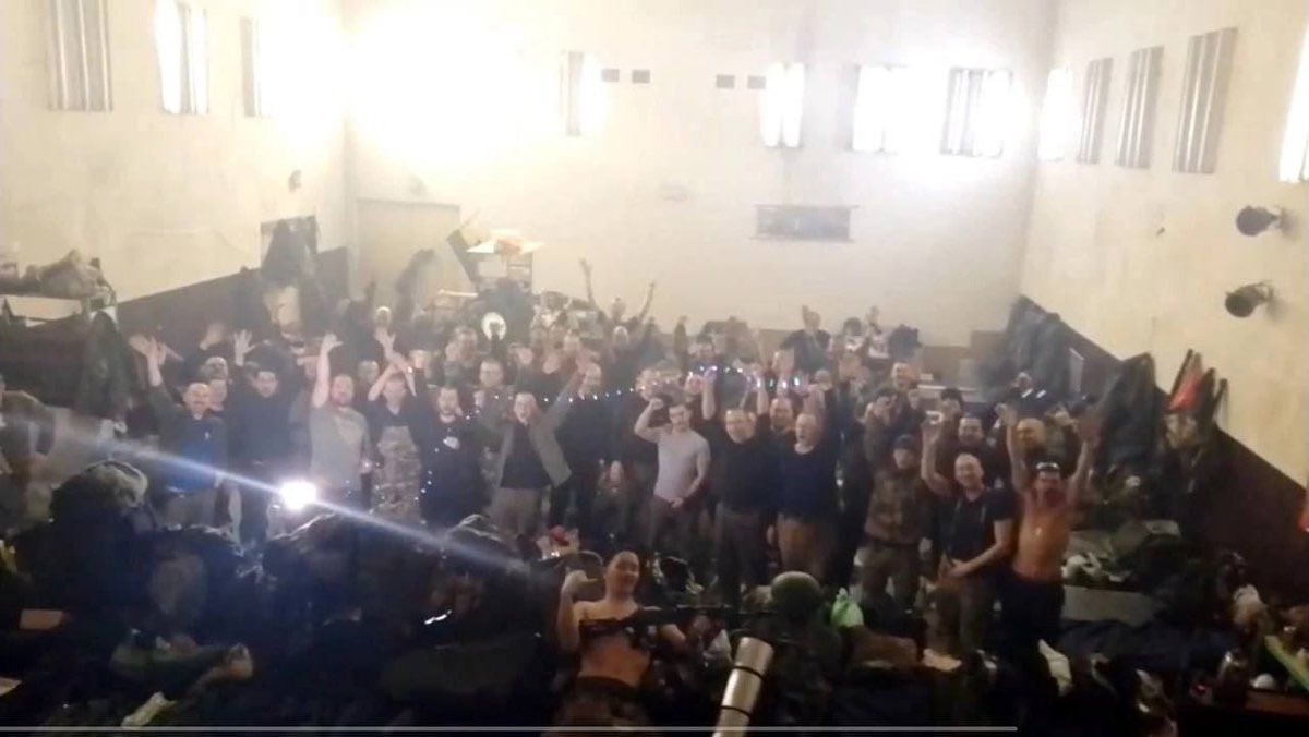 Tendar's tweet photo. Russian troops in Makiivka were having a party for New Years Eve. This is one of their last pictures before HIMARS missiles wiped them and another 600 Russian soldiers out. #Makiivka #Ukraine #Donetsk https://t.co/8FRyl1DCvD
