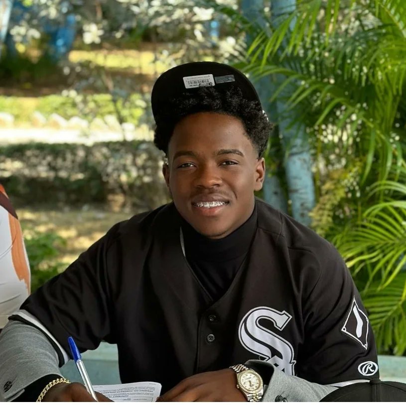 hgomez27's tweet photo. The Chicago WhiteSox signed SS Juan Uribe Jr. for a $200,000 signing bonus.

@whitesox

@z101digital @ZDeportes https://t.co/e7HLcXivdW