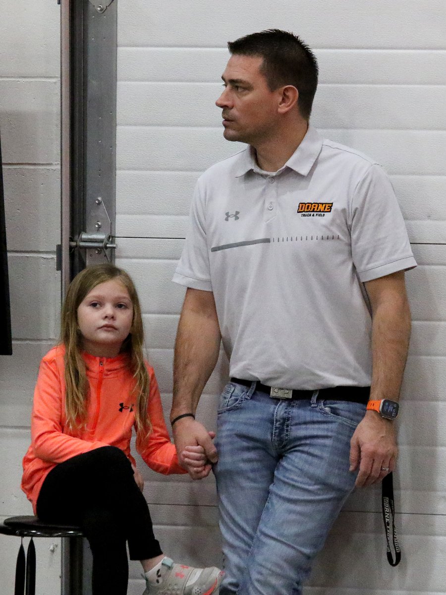 Whether is was support from your teammates of another sport (@doanetigervb) or the support of family (<a href="/ryandorshorst/">Ryan Dorshorst</a>), we saw (and captured 📸) it all at the #DoaneTF meet yesterday