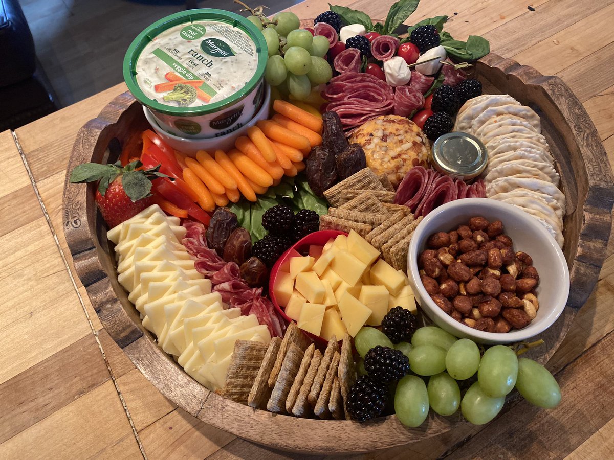 MaryRoseObam's tweet photo. Wine Night Board 🍷 https://t.co/EKbKkgEsXf