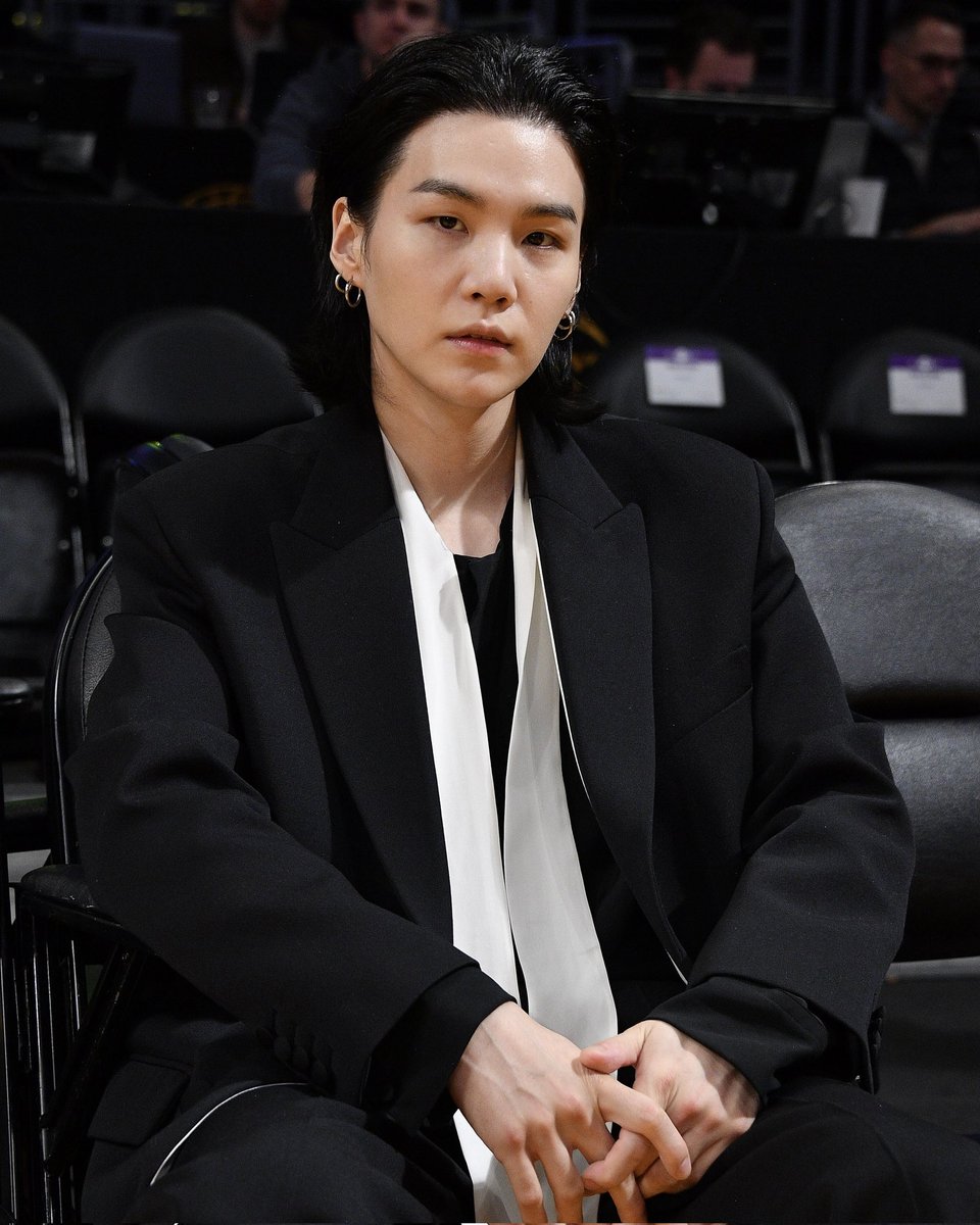 Yoongi__cl's tweet photo. [📸| 15.01.23] Valentino Japan desde su cuenta de Twitter.

Y seguimos viendo fotos de Yoongi en LA, que bendición...

©️Valentino_Japan

#BTS #BANGTAN #MOTS7 #BE #BUTTER #PROOF #ARMY #BTSCL

Capri🍙 https://t.co/rvSzcHtQQv