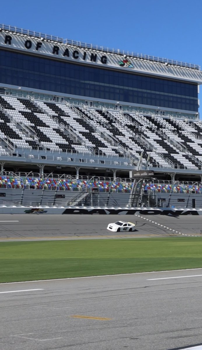 ZoeyERacing's tweet photo. Incredibly grateful to have been able to attend the @ARCA_Racing Pre Race Practice in Daytona. First time on an oval track! Wasn’t out long but still managed to clock in 174.014 mph. Very proud of myself and itching to get back out! https://t.co/1GCvjtLdtl