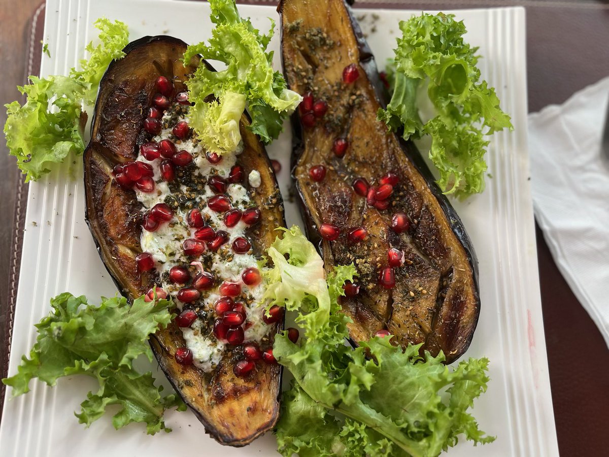 AliAlAhmed_en's tweet photo. Baked eggplant with #pomegranate & yogurt & #Zatar https://t.co/wFMLJLcivZ