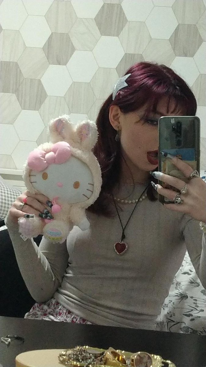 catalanETAa's tweet photo. pa los haters (mi madre) que hablan mierda de mi (no le gusta mi pelo) https://t.co/0nlcm9dJn6