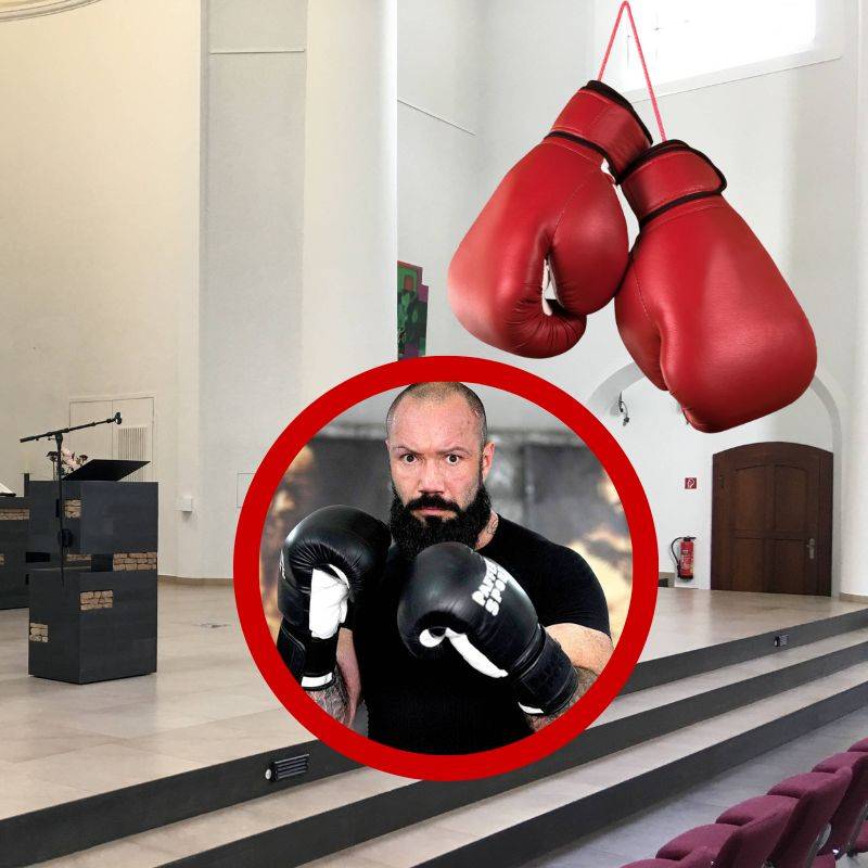 AmadeusTVde's tweet image. Essener Kirche wird zum Boxring #"Innenstadt" #"kreuzeskirche"] #boxen #Boxkampf #Kirche #Lokalnachrichten 
Weiterlesen&amp;gt; tinyurl.com/2jyrsybv