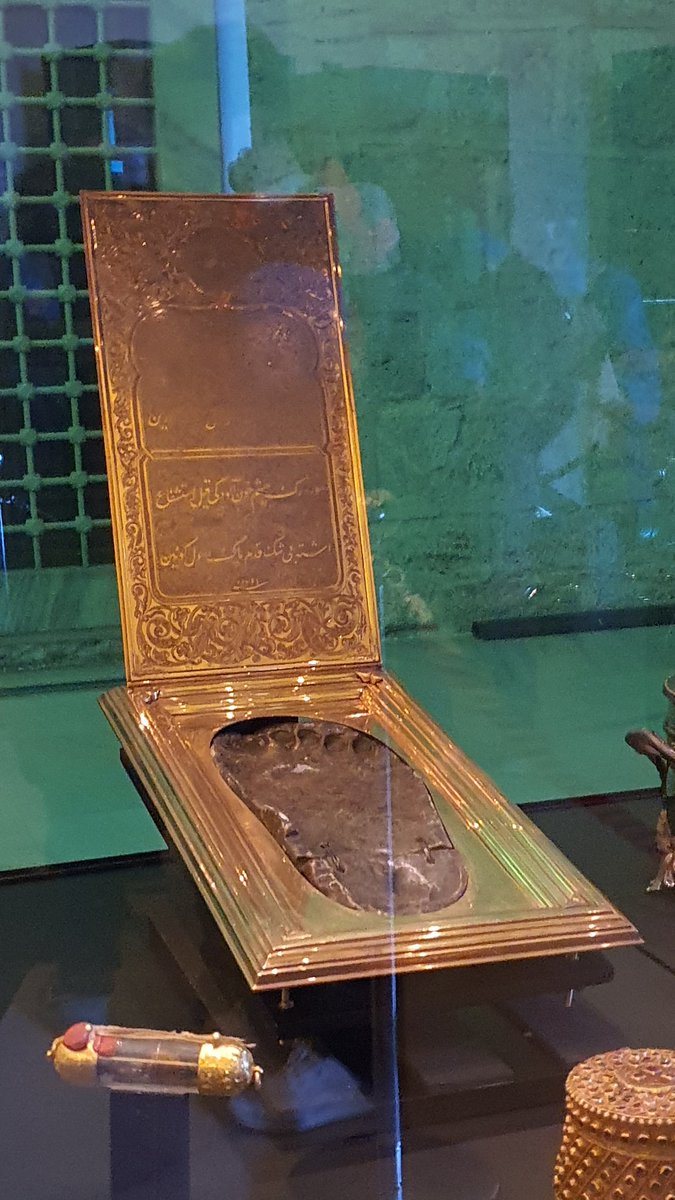 BeRealTV's tweet image. Ancient relics of Islam. The footprint of the Prophet Muhammad PBUH, an old Quran, the Prophet Muhammad&apos;s sword and Ali RA sword. The size of Ali RAs sword is shocking. He truly must have been built like a tank to handle such a heavy weapon. These were the men of men.