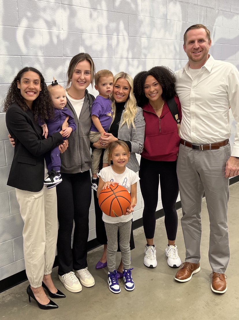 Last week was so fun for me catching up with former players @laurenholmes33 <a href="/emilyy_parkerr/">Emily Parker</a>  <a href="/DAEJAH_vue/">COACH DAEJ</a> !  It really brings everything full circle! Love you guys and come back soon!!!
