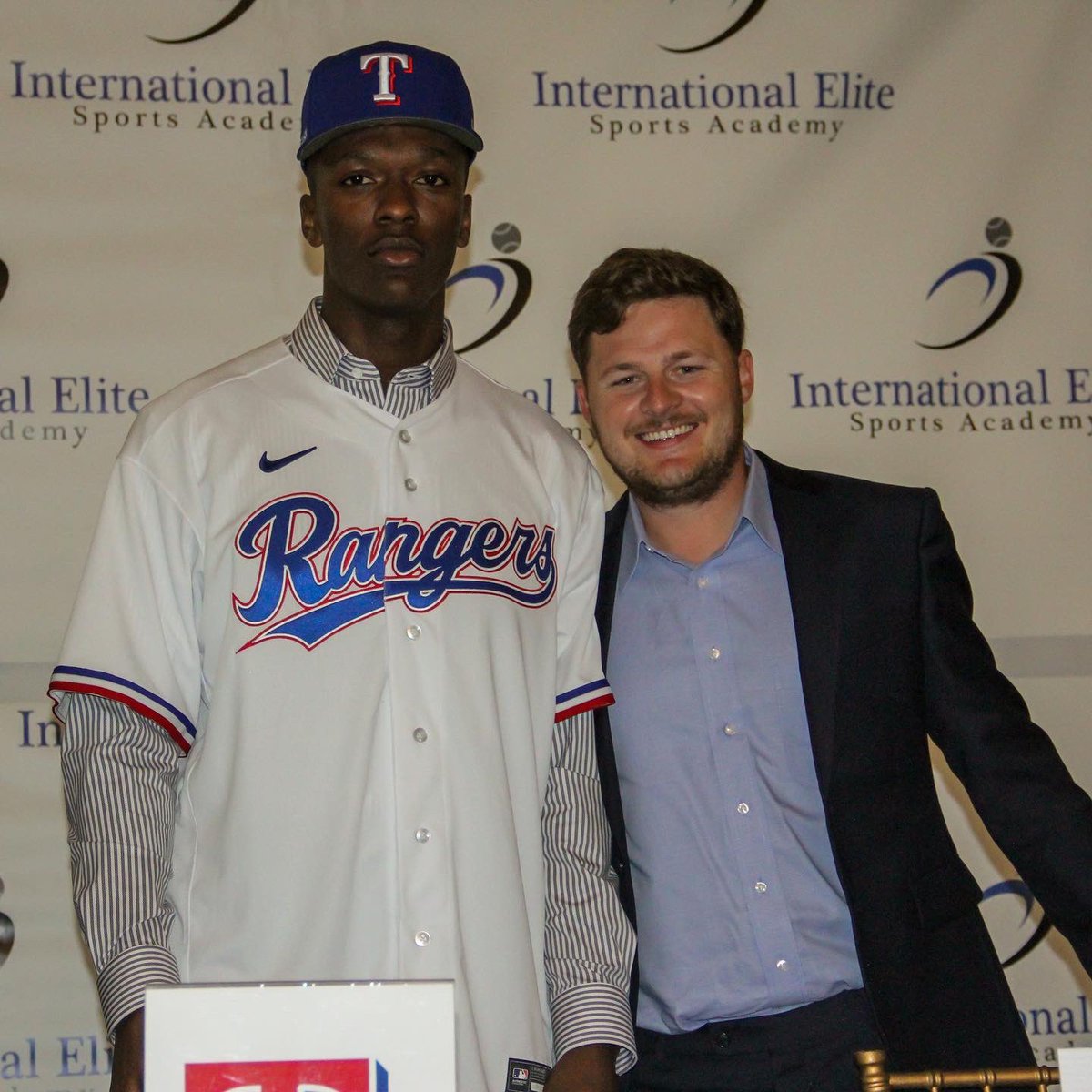 10th Year Seniors (@10thyearseniors) on Twitter photo The top recruit of the 2023 international signing class for the <a href="/Rangers/">Texas Rangers</a>, Sebastian Walcott officially inked his deal with the franchise 📝
#bahamas #bahamasbaseball #texasrangers #rangers #242totheworld🌎🇧🇸 The top recruit of the 2023 international signing class for the <a href="/Rangers/">Texas Rangers</a>, Sebastian Walcott officially inked his deal with the franchise 📝
#bahamas #bahamasbaseball #texasrangers #rangers #242totheworld🌎🇧🇸