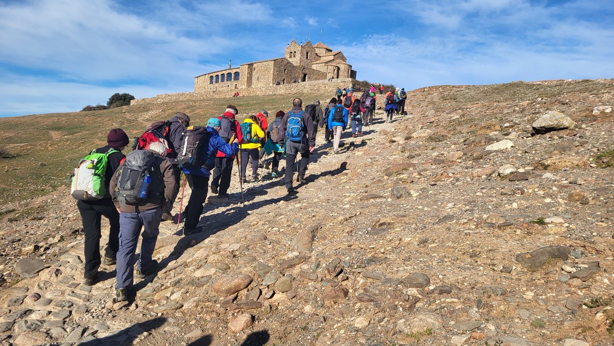 AEC_Reus's tweet image. 1ª sortida de 25è aniversari de "El Baix Camp i tu... a peu" L'@AEC_Reus i el @CEBaixCamp agermanats en aquesta preciosa ruta des de Can Robert (Matadepera), pujada a la Mola de Sant Llorenç del Munt, Cim del Montcau i Coll de les Estenalles.
#AECdeReus #CEBaixCamp #FEEC