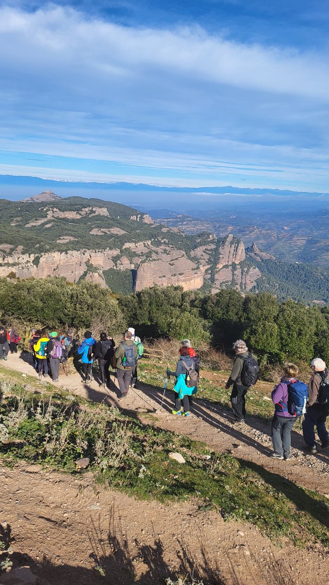 AEC_Reus's tweet image. 1ª sortida de 25è aniversari de "El Baix Camp i tu... a peu" L'@AEC_Reus i el @CEBaixCamp agermanats en aquesta preciosa ruta des de Can Robert (Matadepera), pujada a la Mola de Sant Llorenç del Munt, Cim del Montcau i Coll de les Estenalles.
#AECdeReus #CEBaixCamp #FEEC
