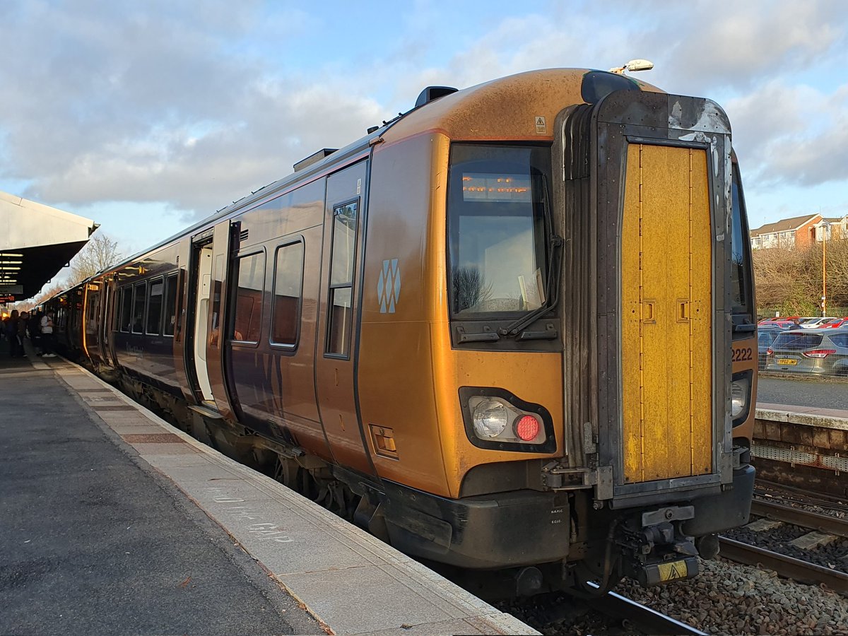JamesTGlossop's tweet image. West Midlands Railway Class 172222 seen at Stourbridge Junction on Friday working the 15:09 to Dorridge. (13/01/2023) #StourbridgeJunction #Class172 #Turbostar #WestMidlands @JedKendray @MrDonnington
