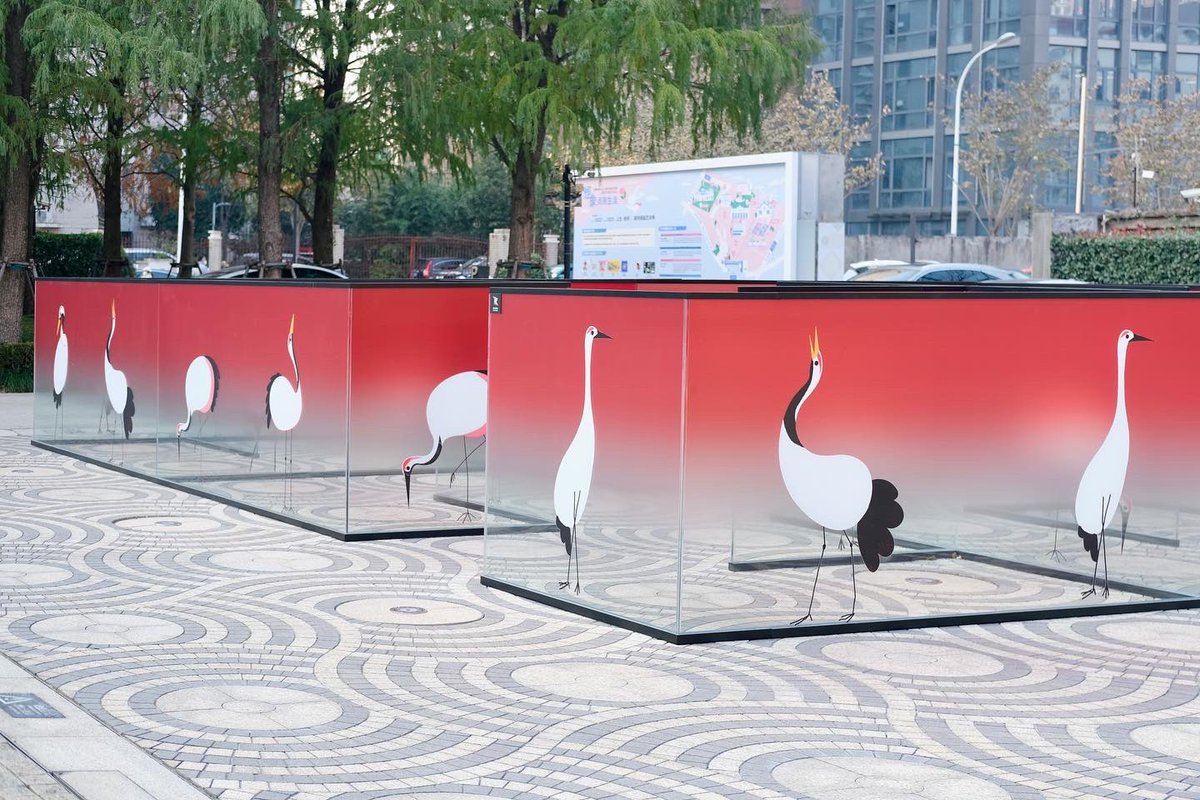 DecueWu's tweet photo. Amazing opportunity to see my illustration being made into an installation artwork. Currently exhibiting in Shanghai Columbia Circle till March. Thanks to my curator Paul Fang. https://t.co/7VyxabgN82