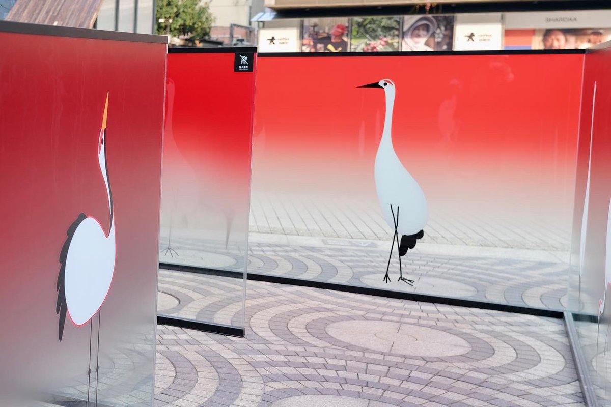 DecueWu's tweet photo. Amazing opportunity to see my illustration being made into an installation artwork. Currently exhibiting in Shanghai Columbia Circle till March. Thanks to my curator Paul Fang. https://t.co/7VyxabgN82