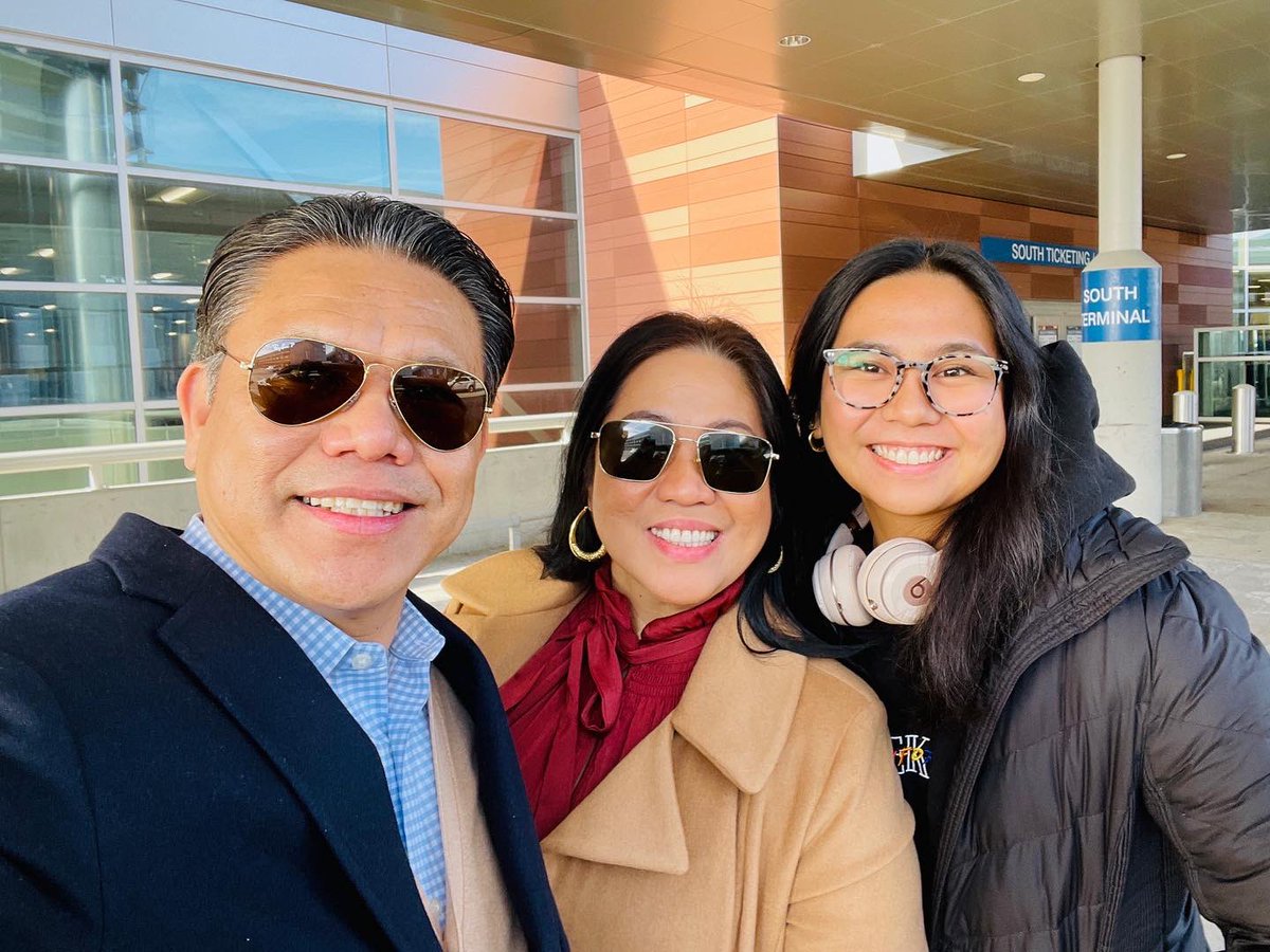 peteryanes's tweet photo. Three weeks of winter break is short. We already miss our Shekinah. #lastsemesterofcollege #biologymajor #premed https://t.co/IZhGtMOtjW