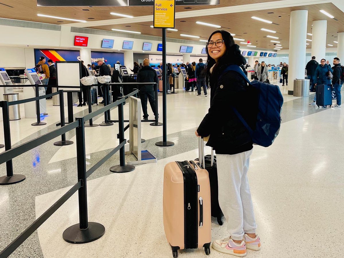 peteryanes's tweet photo. Three weeks of winter break is short. We already miss our Shekinah. #lastsemesterofcollege #biologymajor #premed https://t.co/IZhGtMOtjW