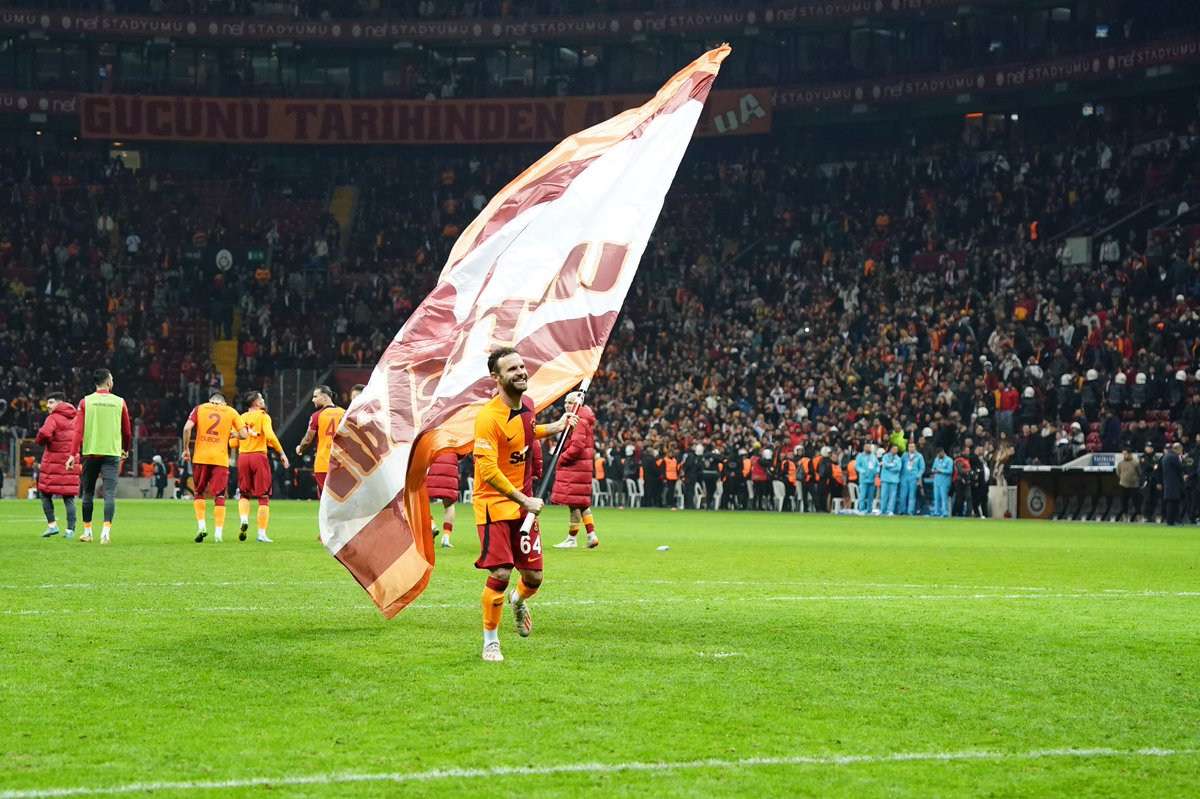 Dedem Sen böyle Oynamaya devam et Seni kötüleyenler Nakadar harika bir futbolcu olduğunu anlar 😉 #juanmata #cimbom #cimbomAşk #ultrAslan #Galatasaray 💛❤️🦁🥰🌟🌟🌟🌟