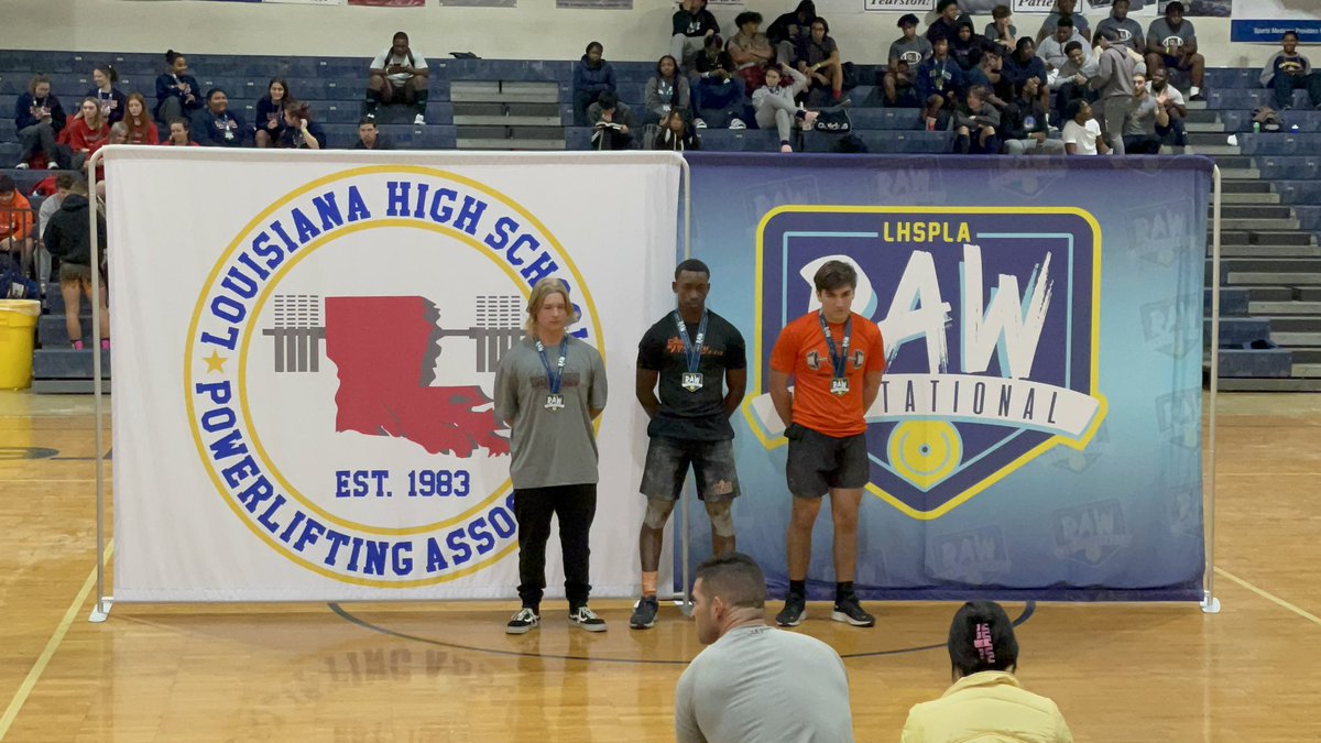 DeraldSpears_jr's tweet photo. Won my first powerlifting meet yesterday and had a pr in every lift. 225 bench, 385 squat, and a 430 deadlift. https://t.co/29HUR7RDyE