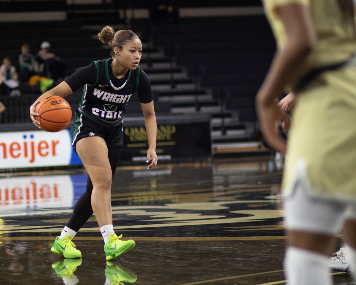 .<a href="/Makiya_Miller24/">Makiya Miller</a> TIES THE GAME at 67-all with her 2nd triple of the game.👏

Catch the last stretch.⬇️
📺 bit.ly/3Wm0rVK
📊 bit.ly/3K6oe61

#RaiderUP | #RaiderFamily
