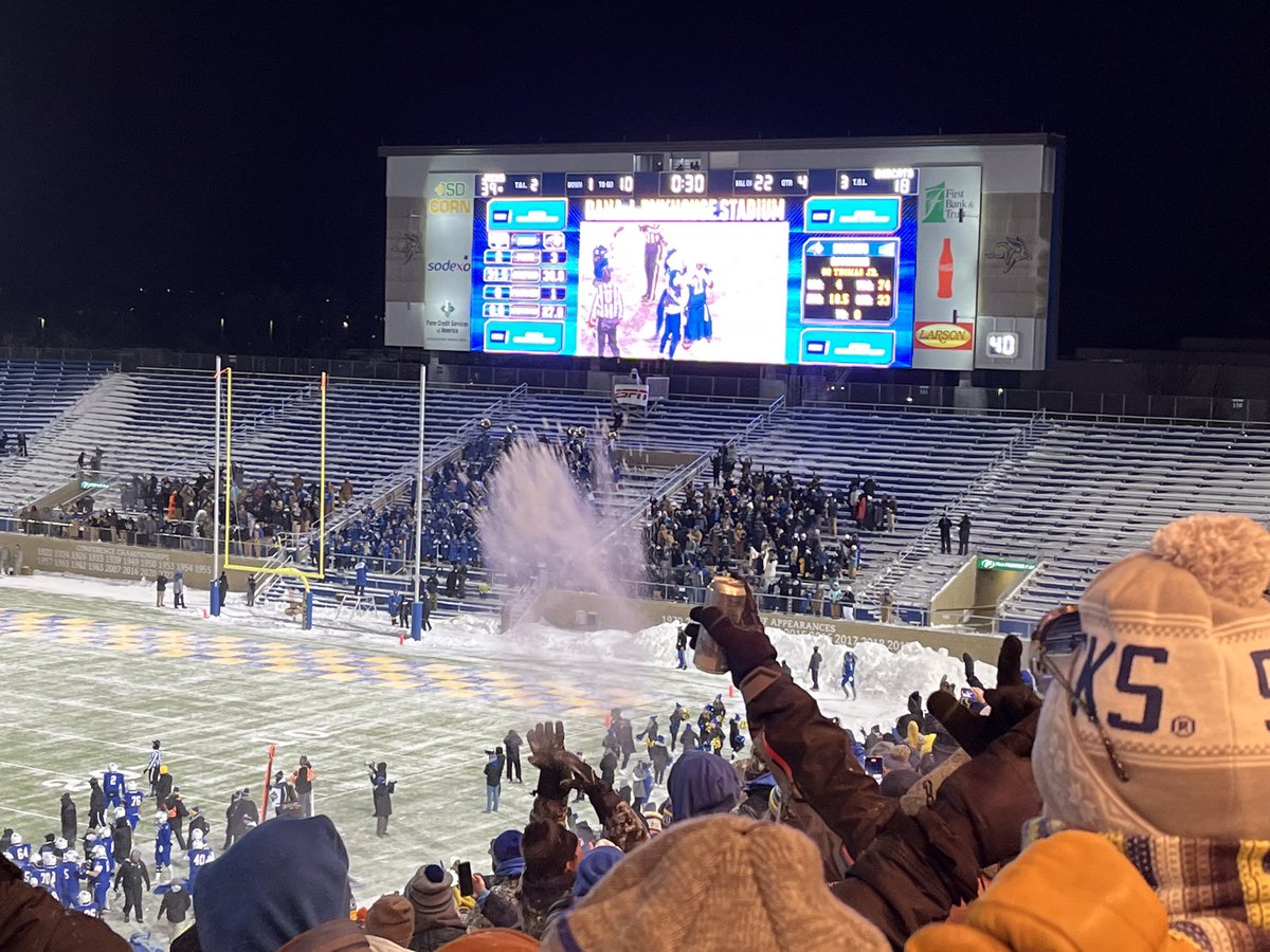 SenTomNelson's tweet photo. Brookings, SD. Dec. 17, 2022. FCS National Football semifinals. SINGLE-digits…wind chill-20. Hold my slushy beer! #gojacks @SDState @GoJacksSDSU @GoJacksFB #whimps https://t.co/yXkhkxtcTq