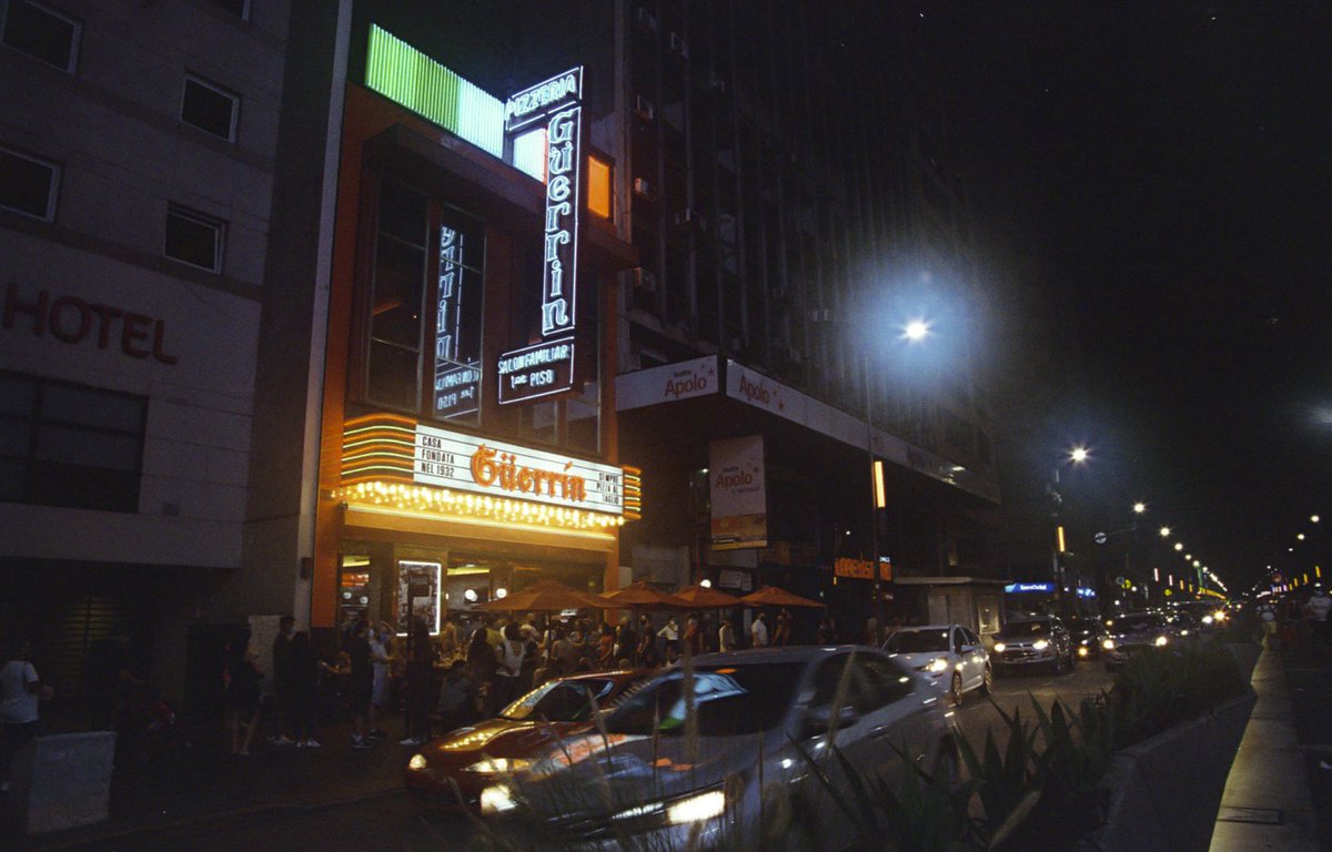 ignacioelchacho's tweet photo. Neon Buenos Aires 
#35mm #filmphotography #believeinfilm  #upgrade_to_film https://t.co/ljivmByZPq