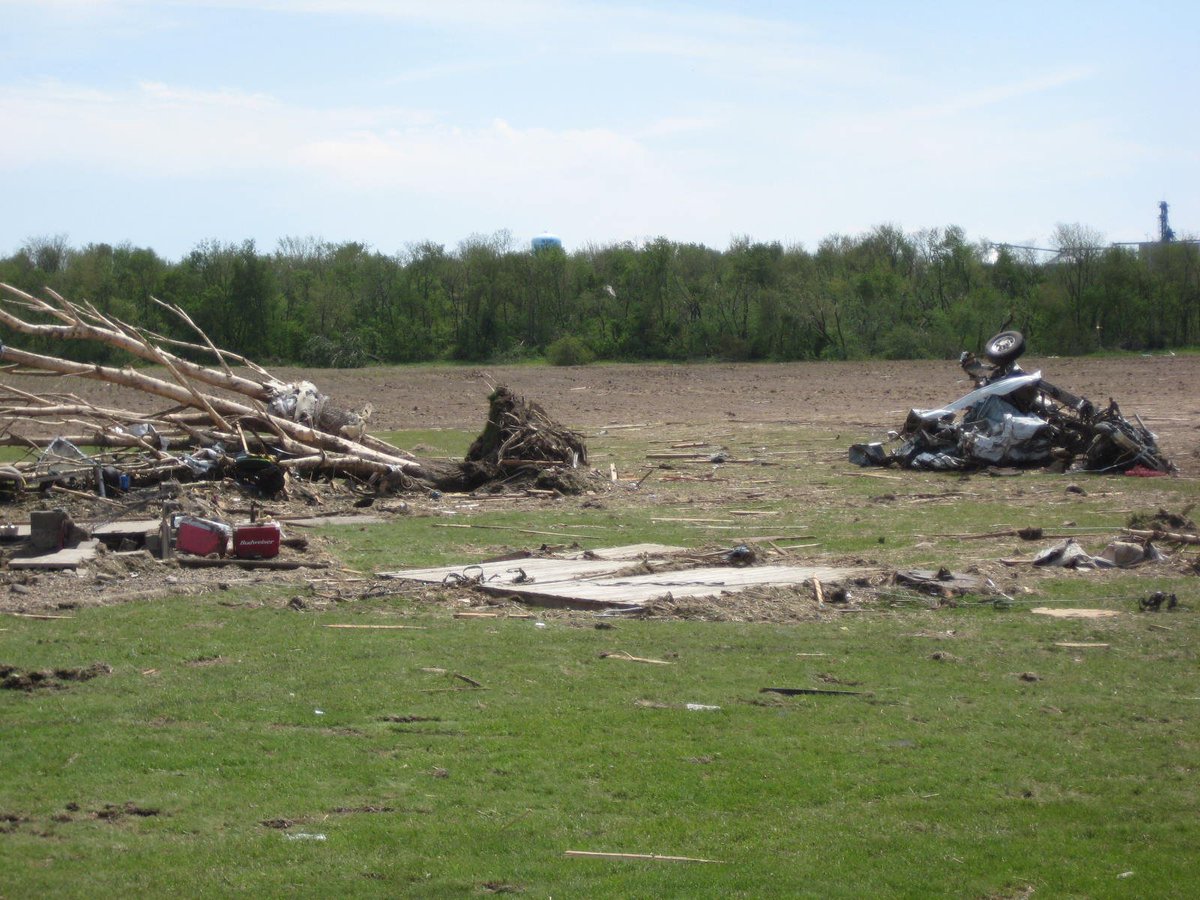 Chase Adam On Twitter Heres Some Damage From The Tornado Mangled Cars Granulation Of Debris