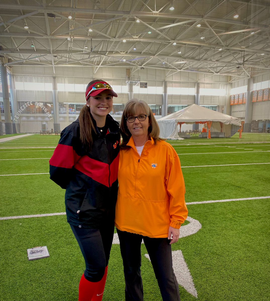 SageSoares's tweet photo. Had a great a time at the Tennessee Pitcher and Catchers Camp! Thank you Coach @KarenWeekly &amp; @MRhodesSmith! @ccnational16u @JohnSars_CCN @TheMeganWiggins @mgood_13 @HopsAP @Los_Stuff @ExtraInningSB @BrenttEads @IHartFastpitch @StriveSoftball https://t.co/sh5cXZcWVb