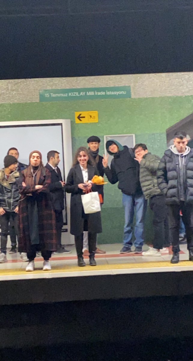 Poz vermesi gereken kişi poz vermezse sonuç djdjkdksjsl