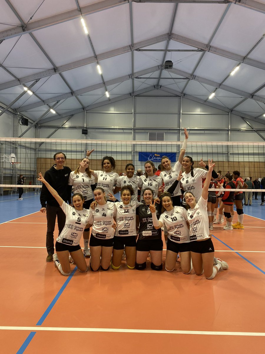 Shayane_94's tweet photo. Victoire 3-0 face à Clamart. #volleyball #elitef https://t.co/YiOkrpsbVz