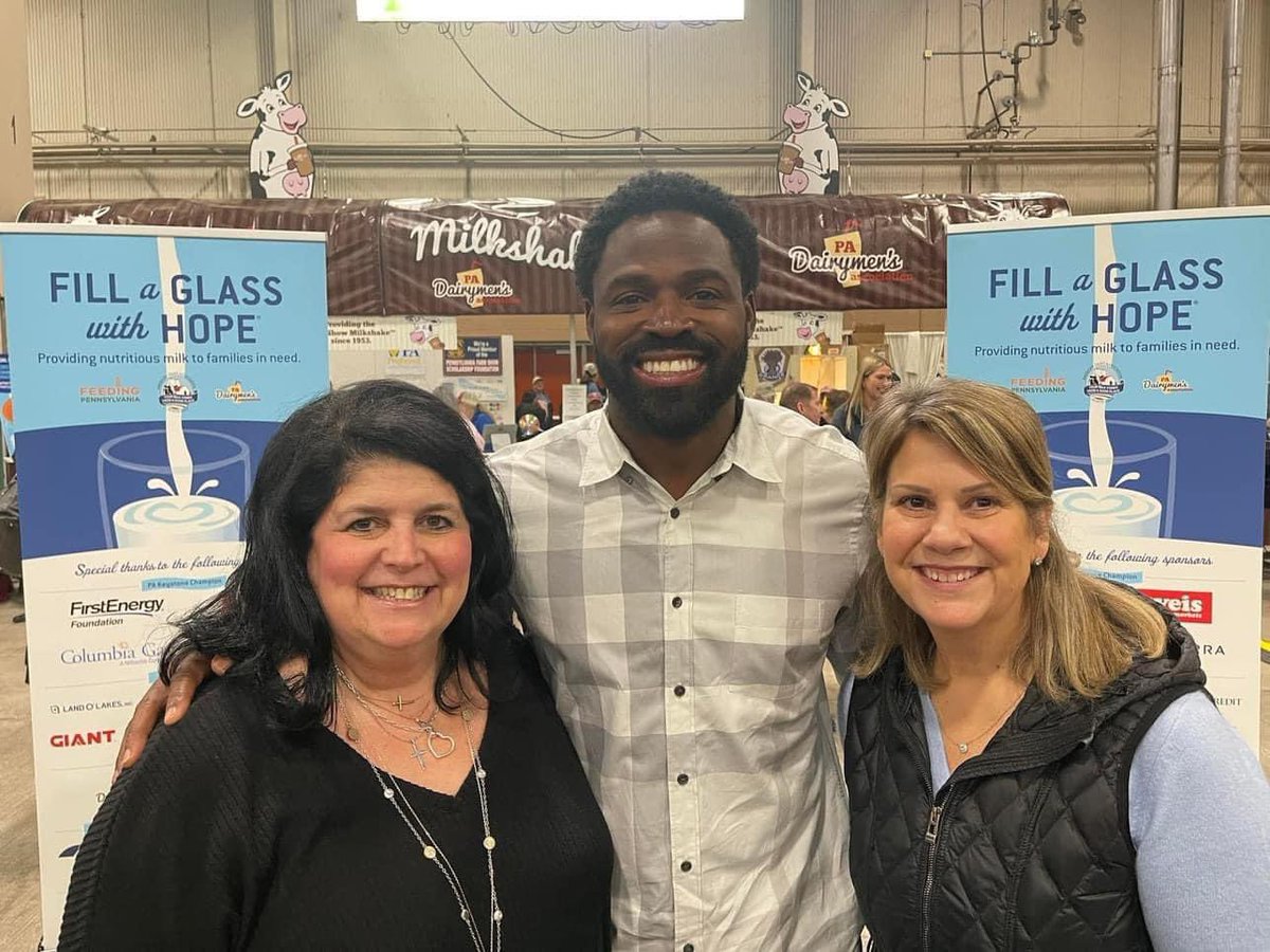 SherriBreneman's tweet photo. #PAFarmShow week is always a bit crazy filled with yummy treats, early morning media shots, long days and fun times.  So many great stories and tid bits to share but the #1 take away… our PA farmers rock!  Remember to #buylocal and #shoplocal when ever you can! #pafs2023 https://t.co/3lxkQlaG6w