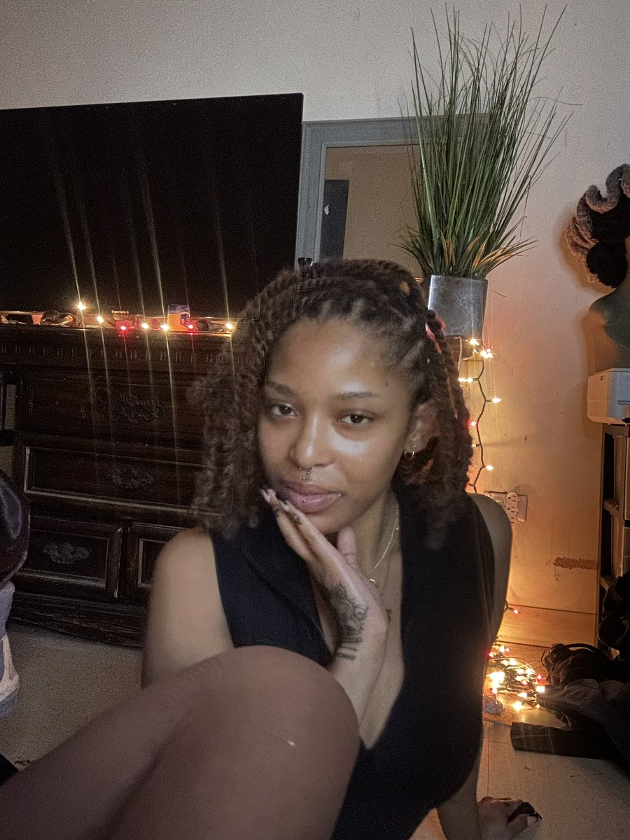 baeebre's tweet photo. Updating my “this her” picture https://t.co/nYxbngxRhz